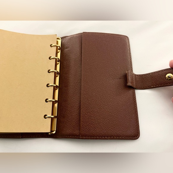 Louis Vuitton LV AGENDA PM (Preloved) LV PASSPORT HOLDER - Picture 7 of 11